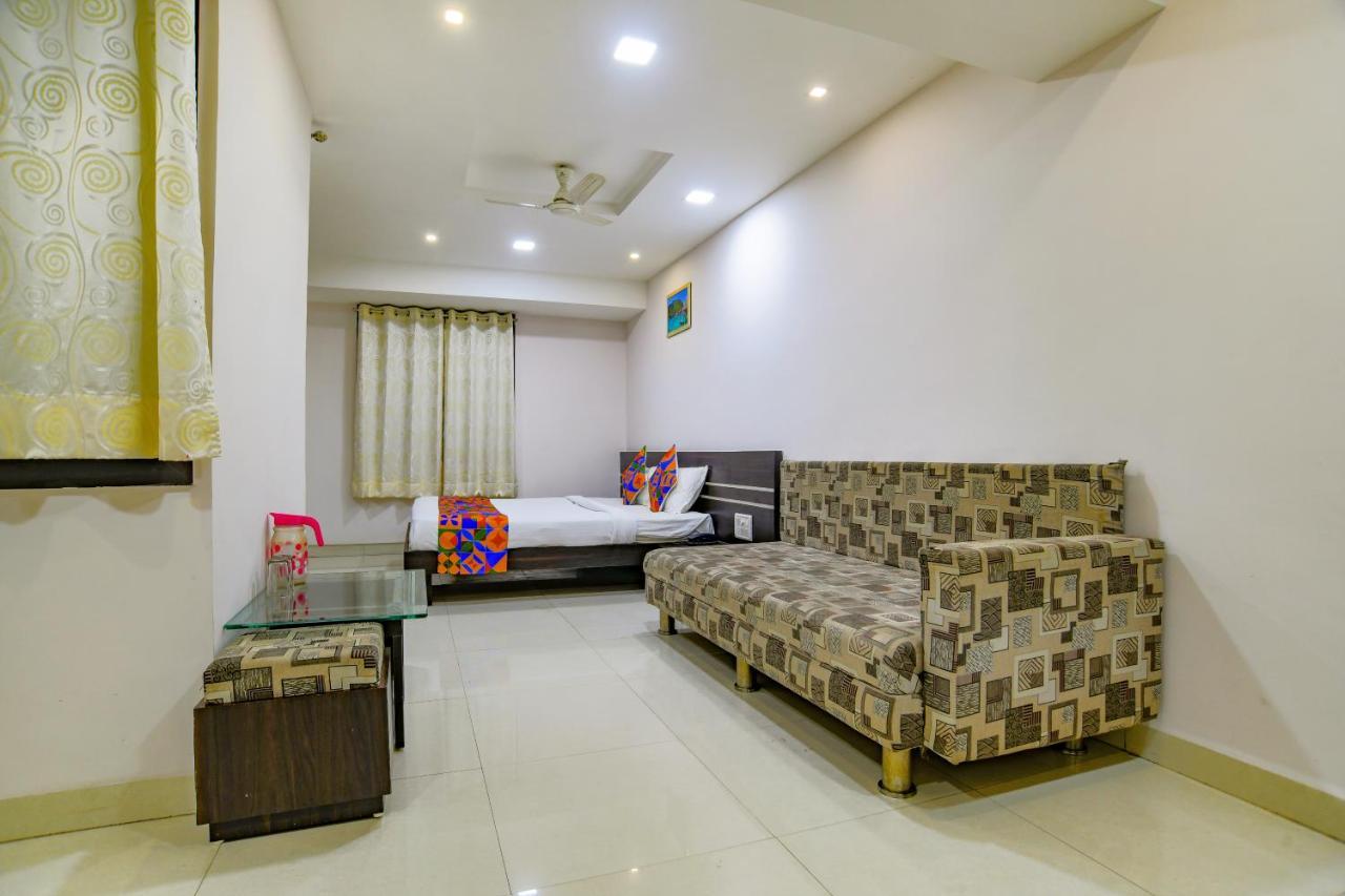 Fabhotel Grand Raj Indore Exteriör bild